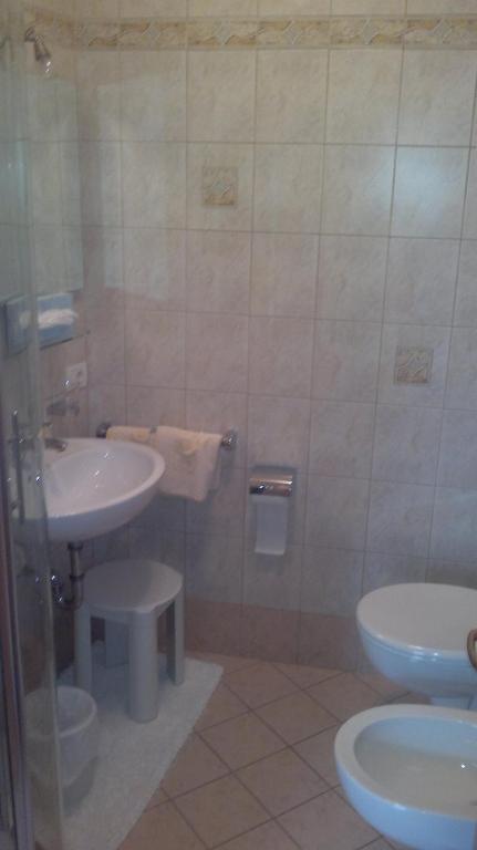 Hotel B&B Gasthof Zur Linde Rio di Pusteria Oda fotoğraf
