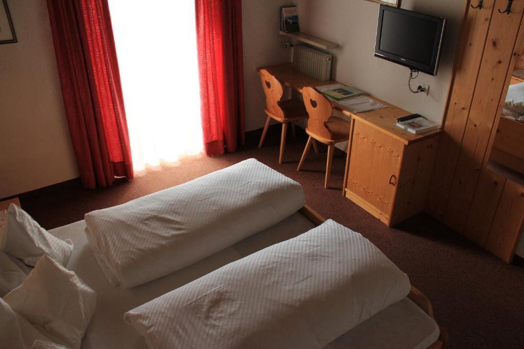 Hotel B&B Gasthof Zur Linde Rio di Pusteria Oda fotoğraf